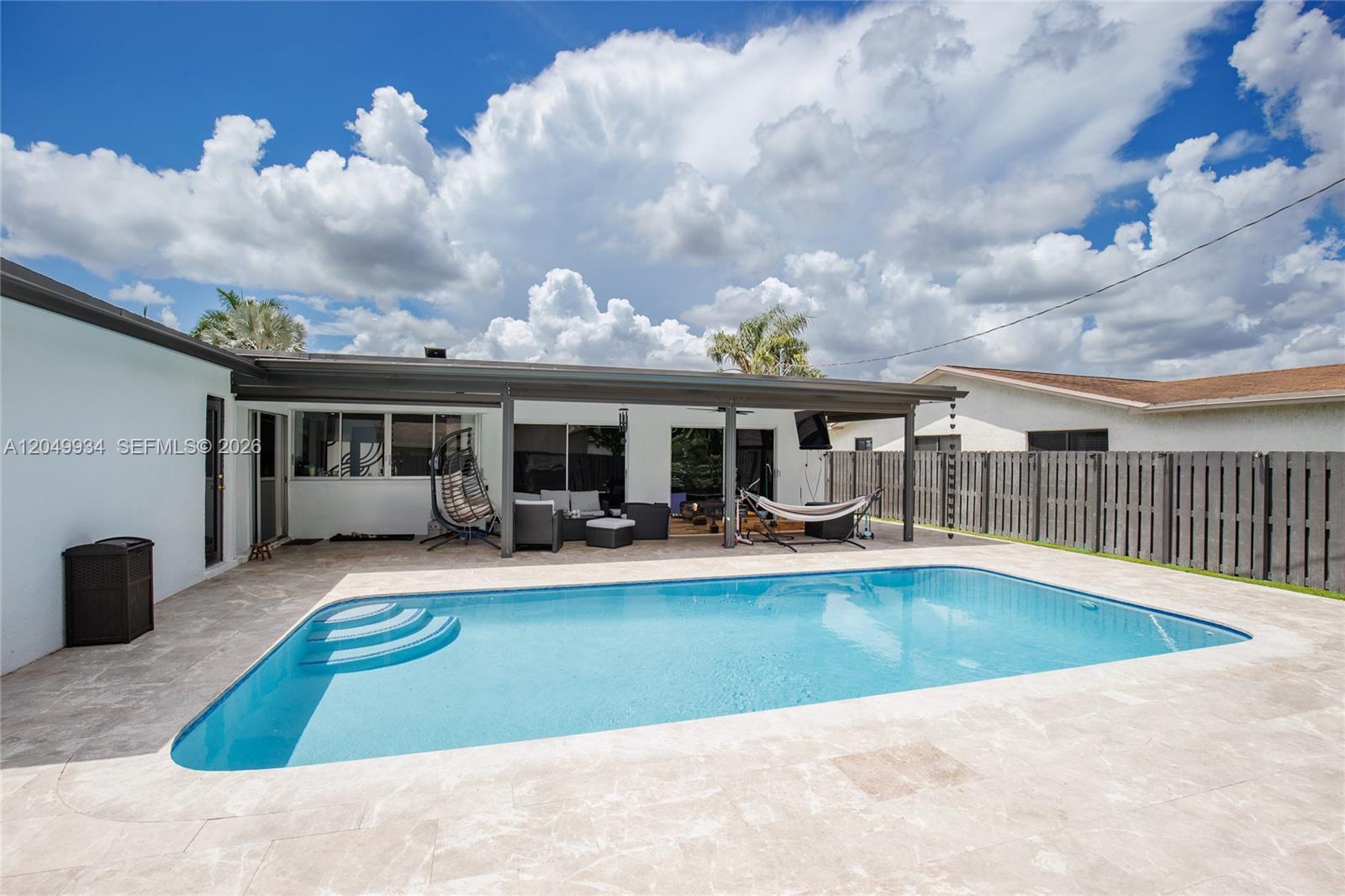 Listing photo 3 for 12021 NW 29th Pl Unit#0, Sunrise, FL, 33323