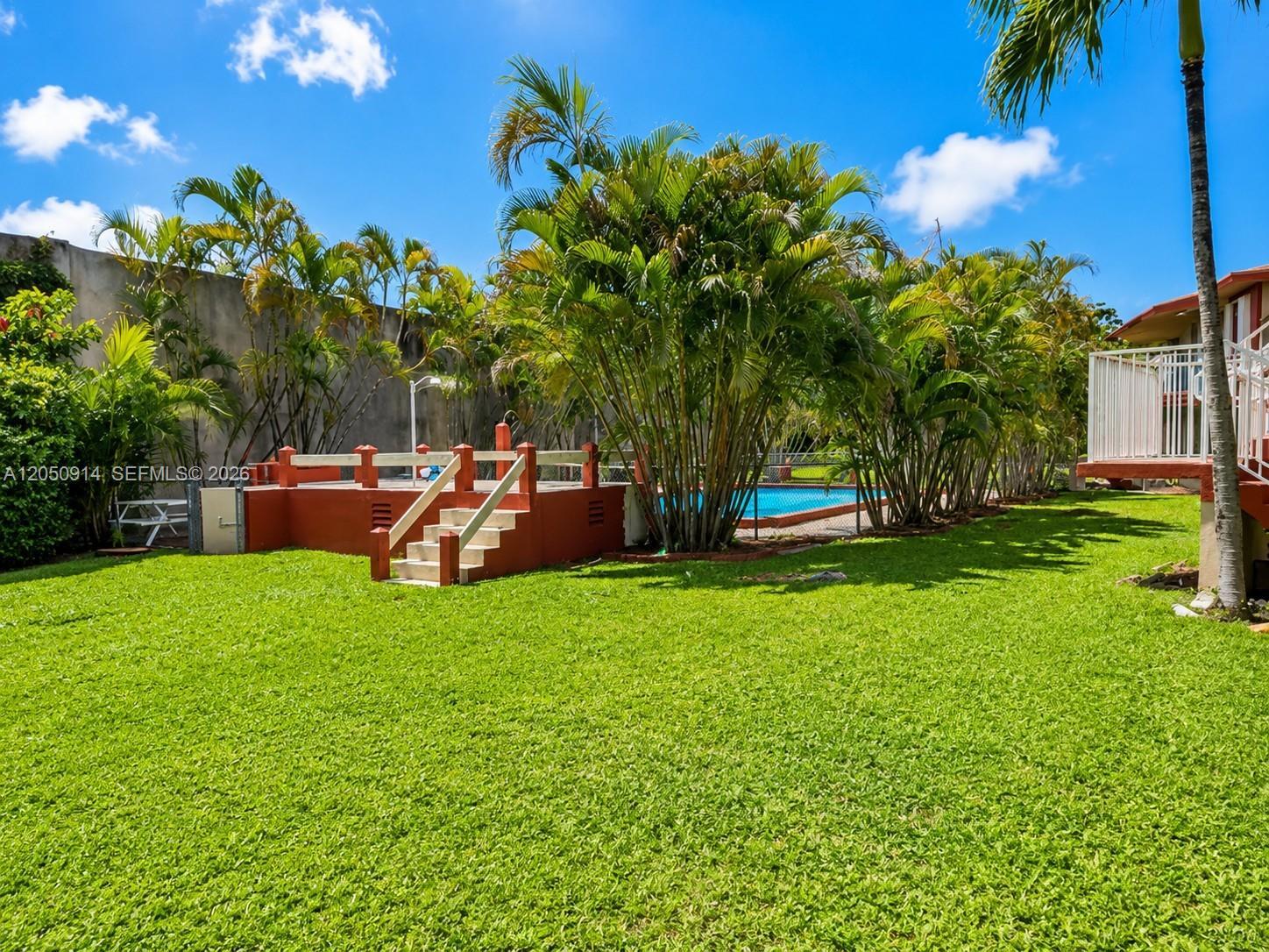 Listing photo 4 for 2917 Plunkett St Unit#17C, Hollywood, FL, 33020