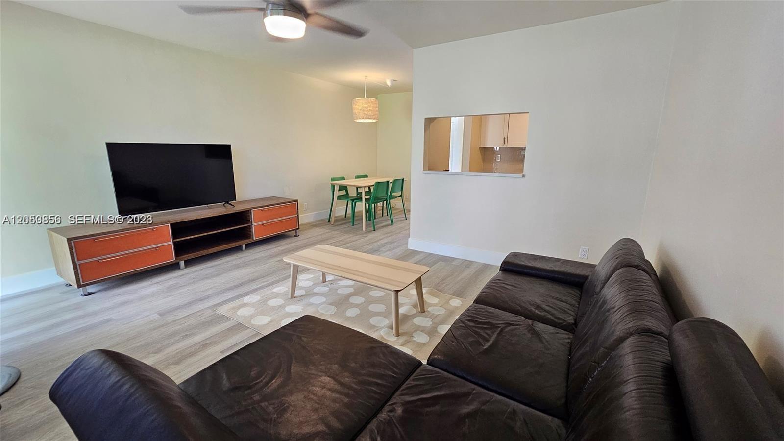 Listing photo 4 for 2918 Funston Unit#34B, Hollywood, FL, 33020