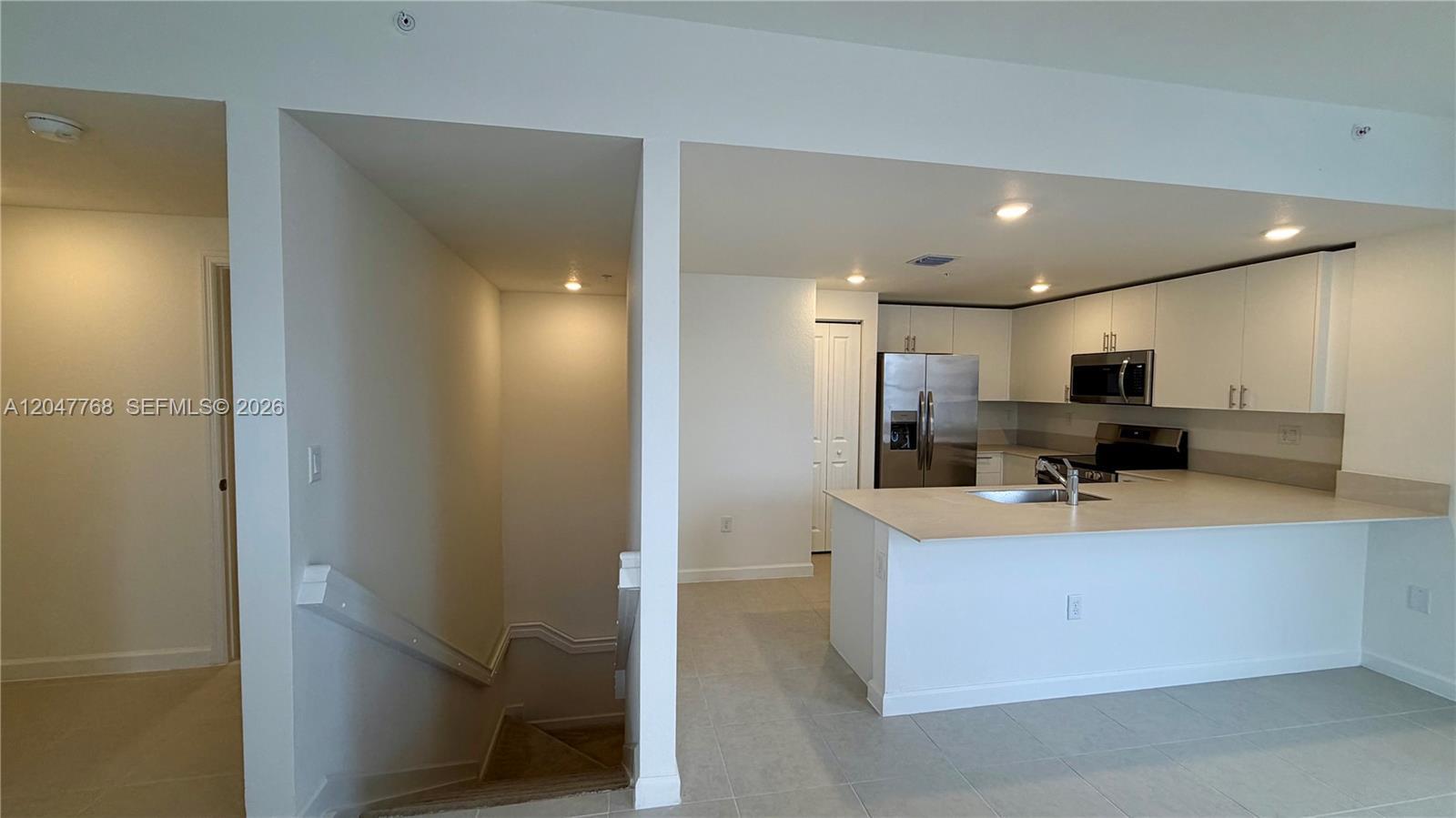 Listing photo 1 for 15601 SW 280 Unit#1, Miami, FL, 33032