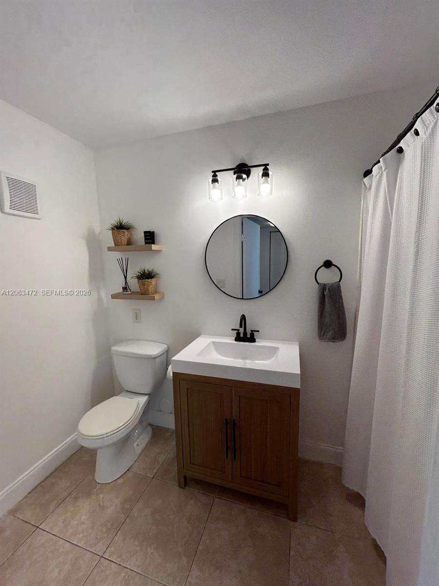 Listing photo 13 for 815 W Boynton Beach Blvd Unit#5-103, Boynton Beach, FL, 33426