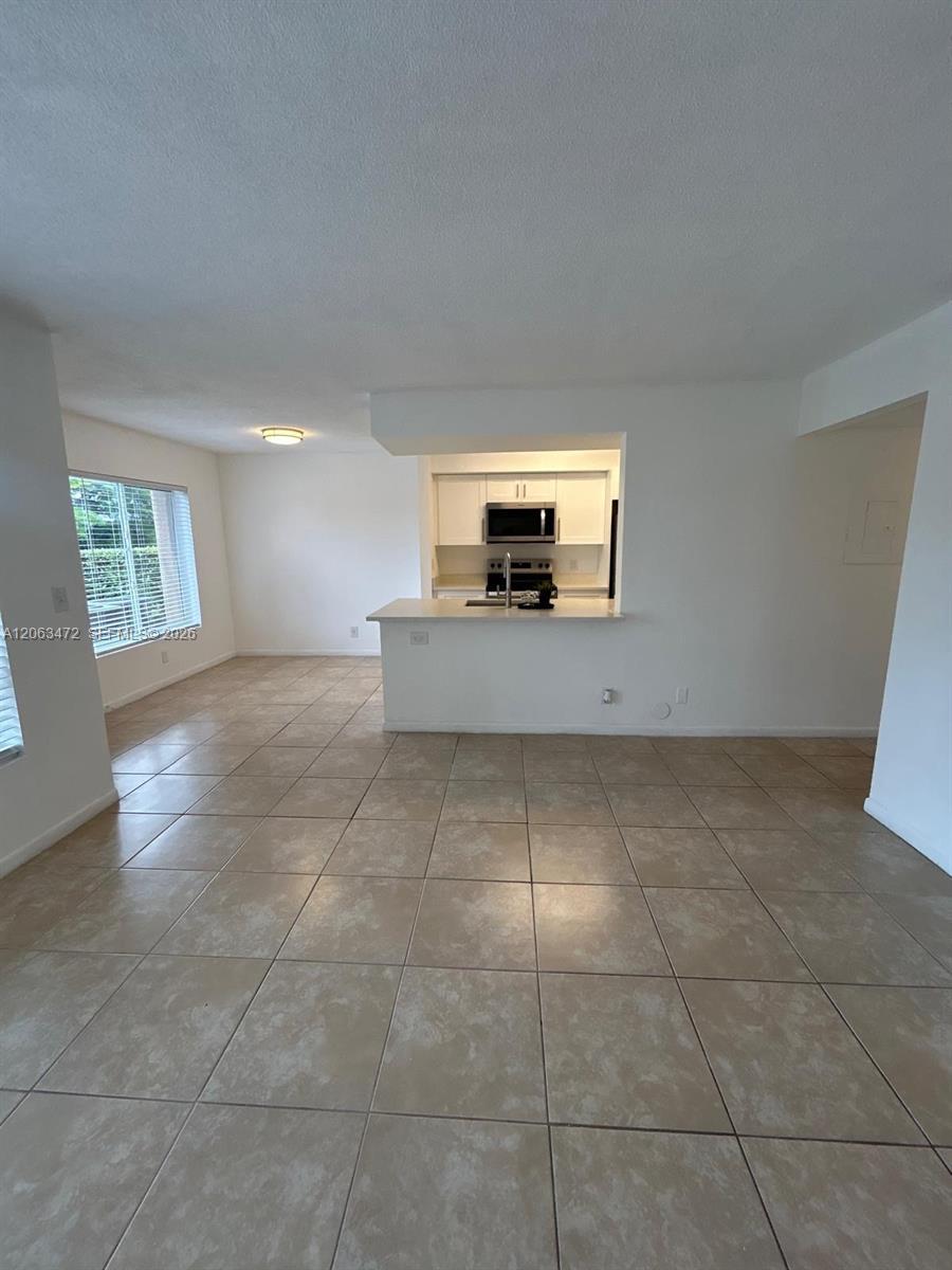 Listing photo 10 for 815 W Boynton Beach Blvd Unit#5-103, Boynton Beach, FL, 33426