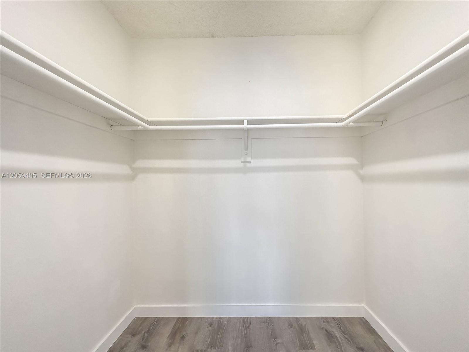Listing photo 12 for 17570 Atlantic Blvd Unit#210, Sunny Isles Beach, FL, 33160