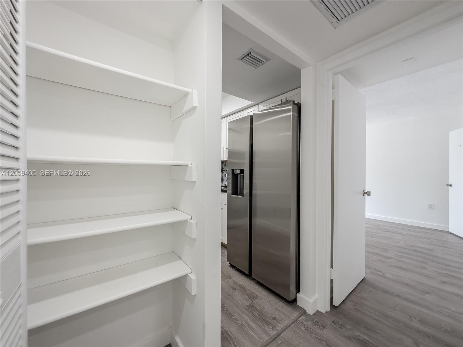 Listing photo 13 for 17570 Atlantic Blvd Unit#210, Sunny Isles Beach, FL, 33160