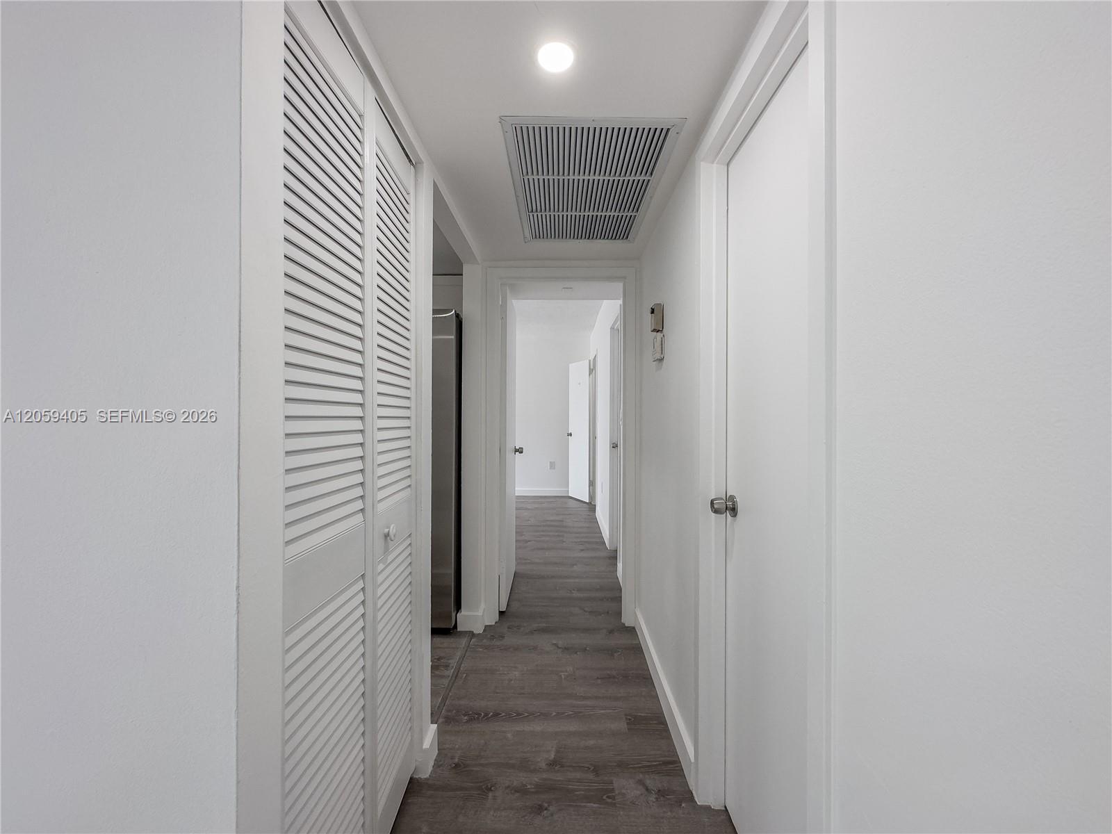 Listing photo 14 for 17570 Atlantic Blvd Unit#210, Sunny Isles Beach, FL, 33160