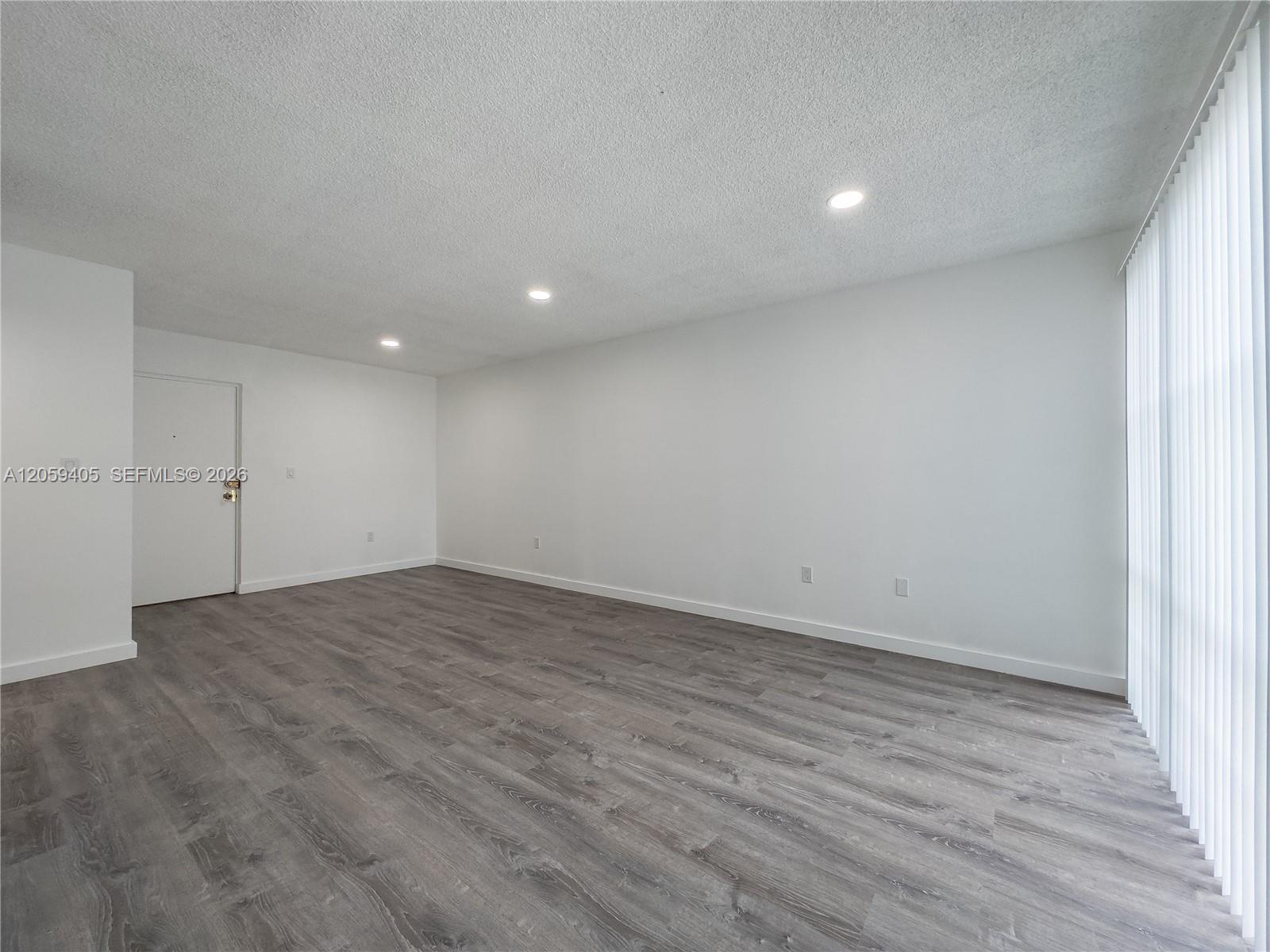 Listing photo 15 for 17570 Atlantic Blvd Unit#210, Sunny Isles Beach, FL, 33160