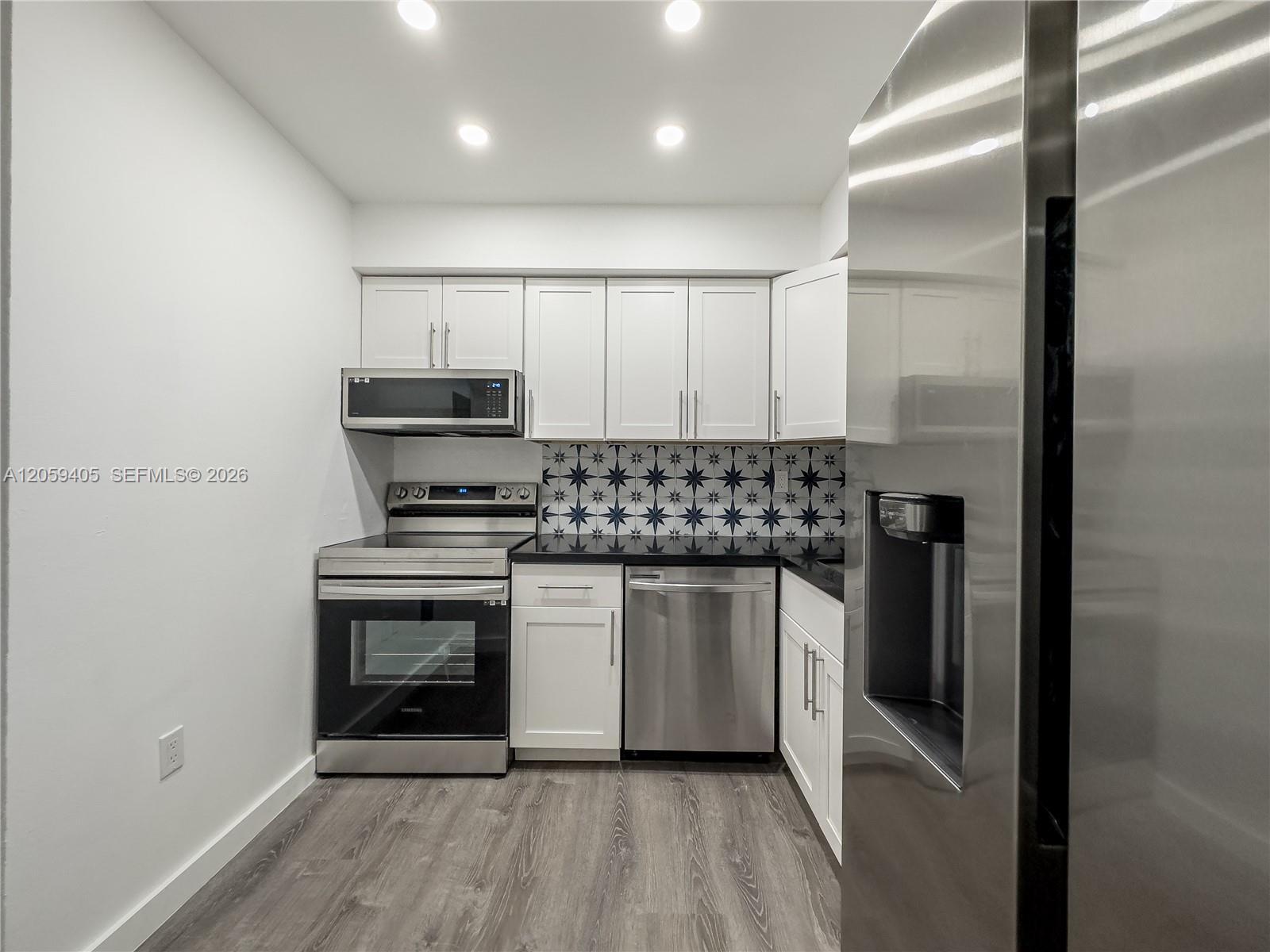 Listing photo 6 for 17570 Atlantic Blvd Unit#210, Sunny Isles Beach, FL, 33160