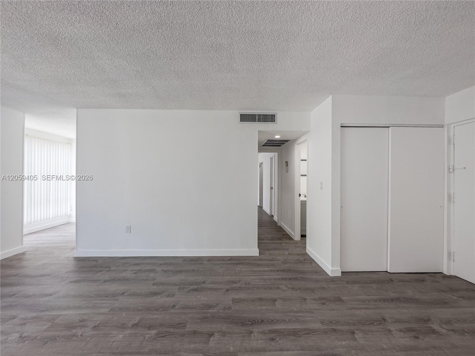 Listing photo 7 for 17570 Atlantic Blvd Unit#210, Sunny Isles Beach, FL, 33160