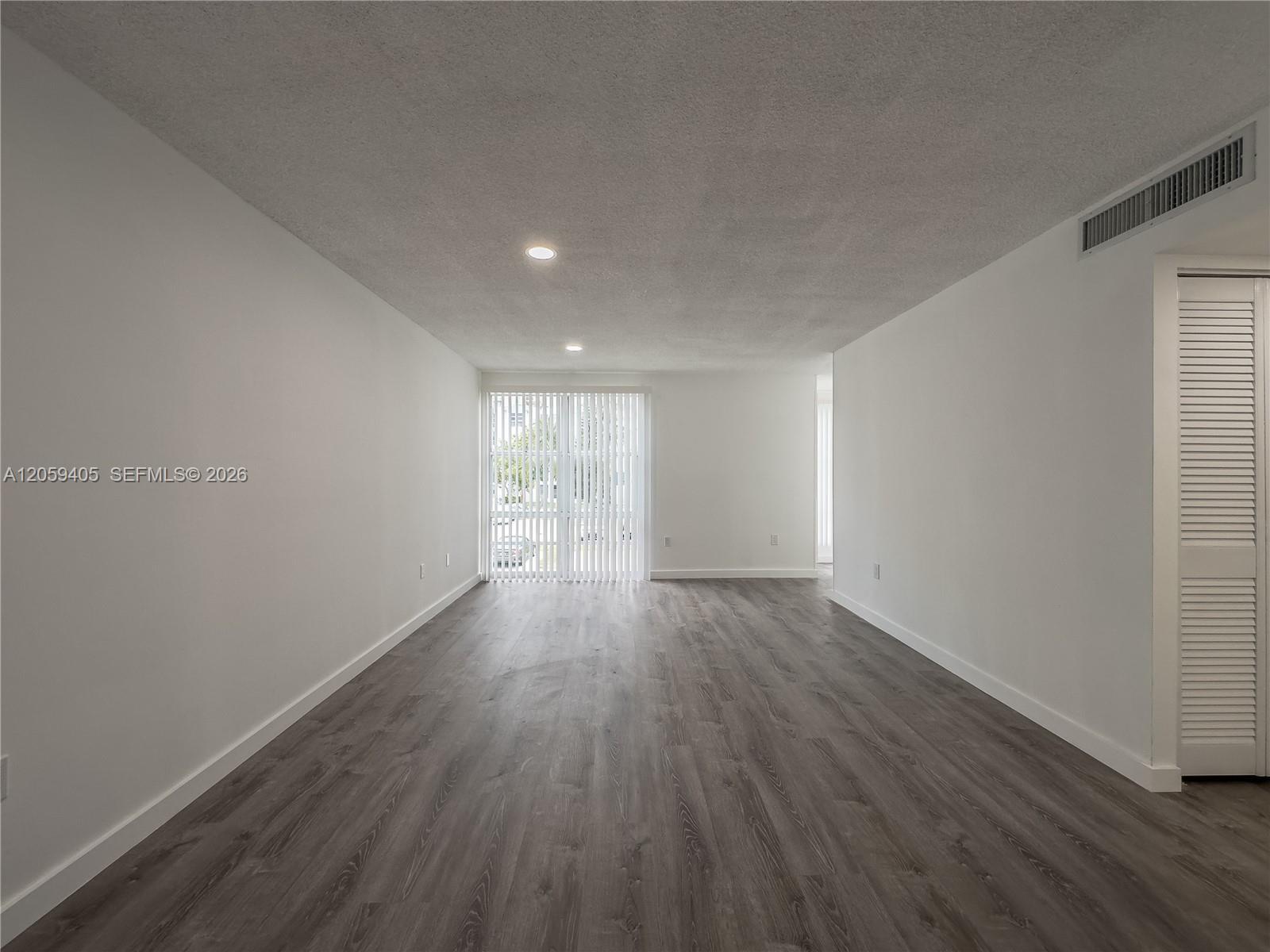 Listing photo 9 for 17570 Atlantic Blvd Unit#210, Sunny Isles Beach, FL, 33160