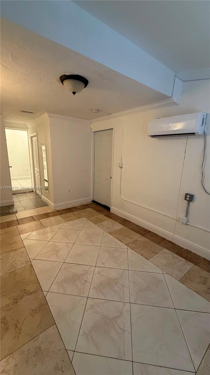 Listing photo 3 for 3010 NW 95th Ter Unit#C, Miami, FL, 33147