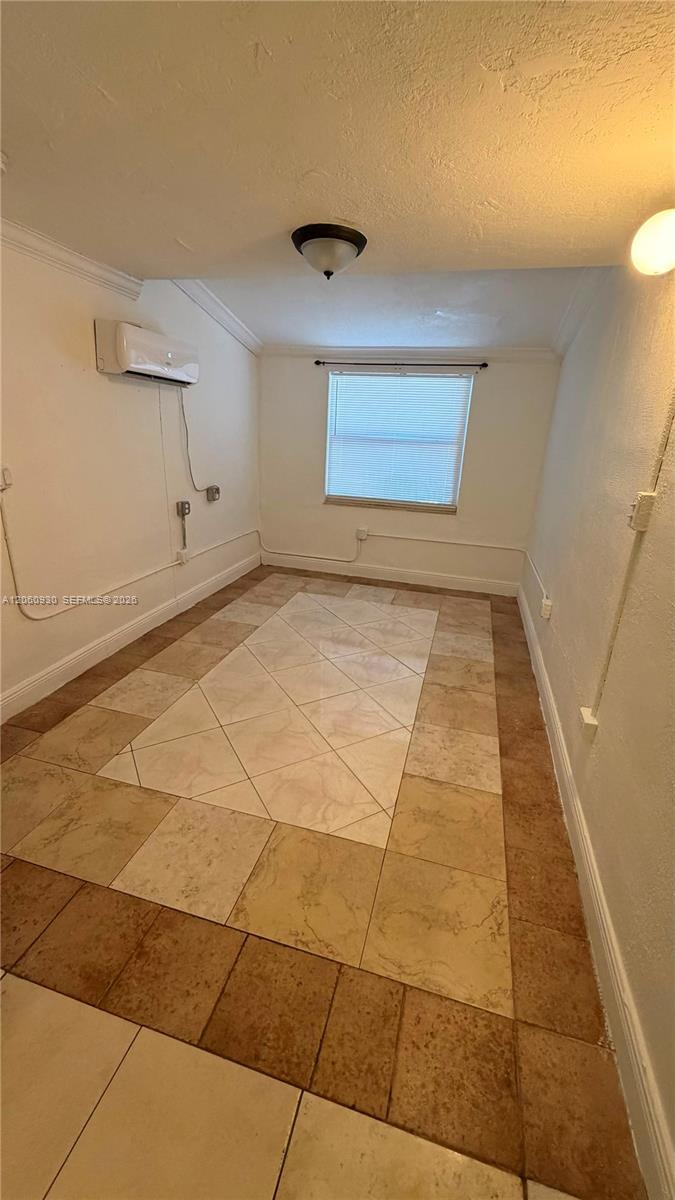 Listing photo 5 for 3010 NW 95th Ter Unit#C, Miami, FL, 33147