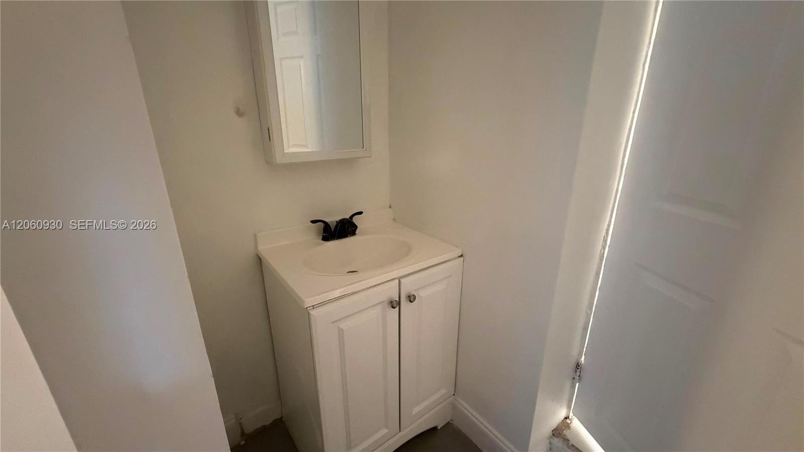 Listing photo 7 for 3010 NW 95th Ter Unit#C, Miami, FL, 33147