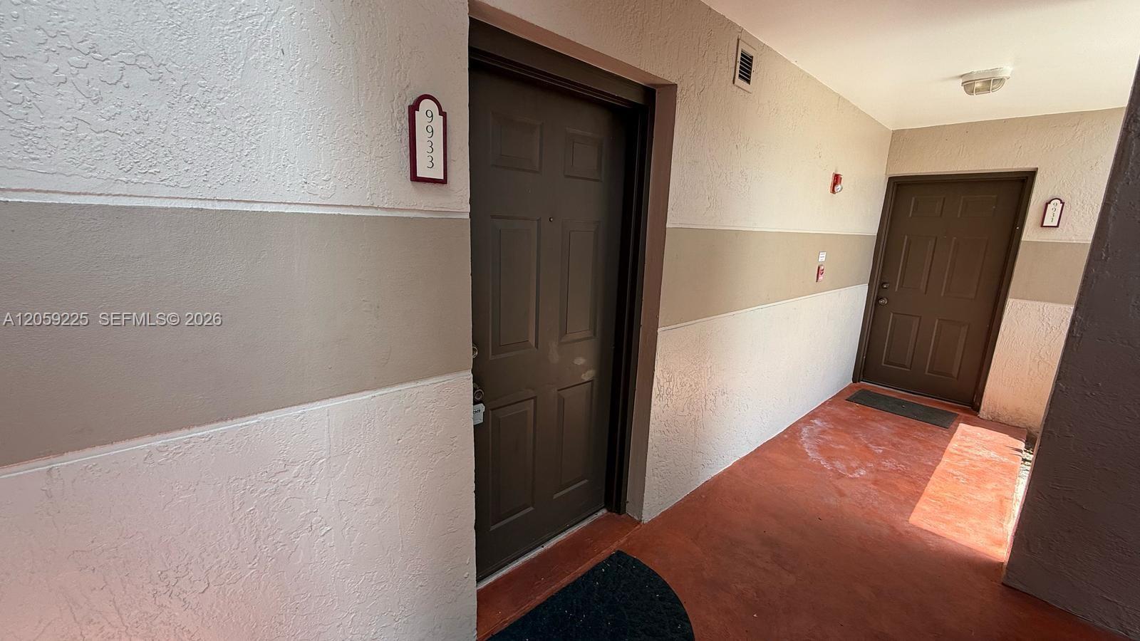 Listing photo 13 for 9933 Nob Hill Ln Unit#9933, Sunrise, FL, 33351