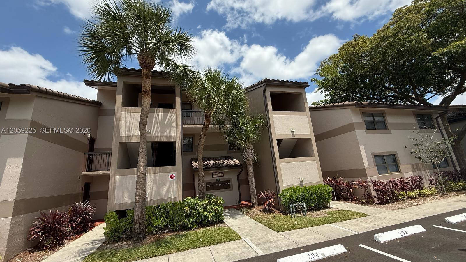 Listing photo 14 for 9933 Nob Hill Ln Unit#9933, Sunrise, FL, 33351