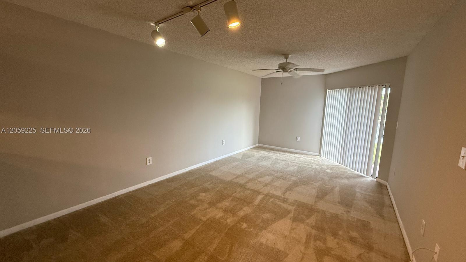 Listing photo 6 for 9933 Nob Hill Ln Unit#9933, Sunrise, FL, 33351