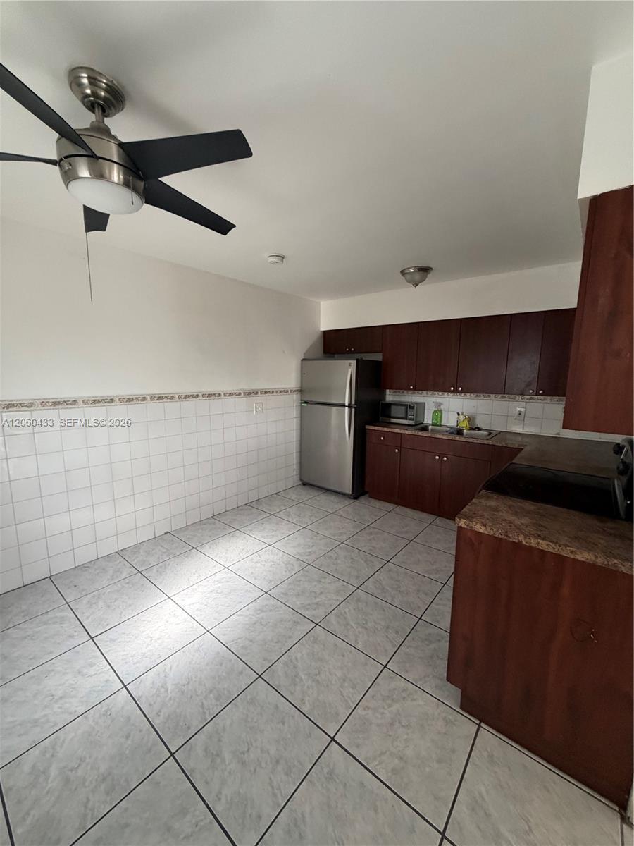 Listing photo 1 for 6137 SW 20th Ct Unit#A, Miramar, FL, 33023