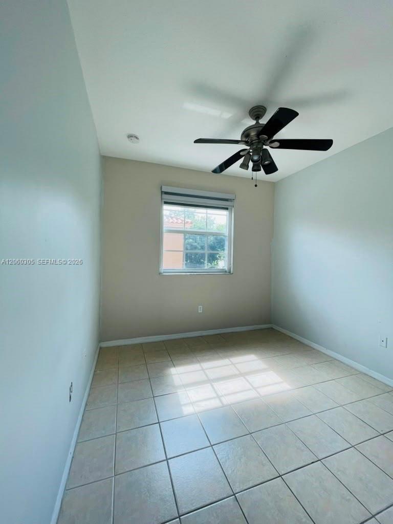 Listing photo 13 for 790 SW 107th Ave Unit#301, Pembroke Pines, FL, 33025