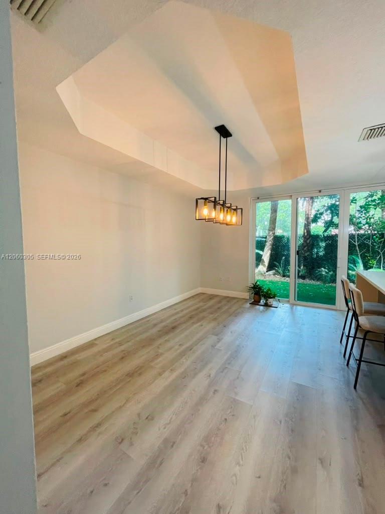 Listing photo 4 for 790 SW 107th Ave Unit#301, Pembroke Pines, FL, 33025