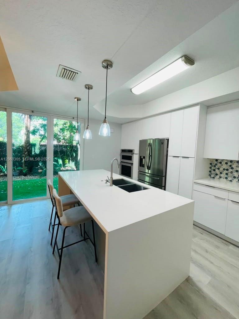 Listing photo 7 for 790 SW 107th Ave Unit#301, Pembroke Pines, FL, 33025
