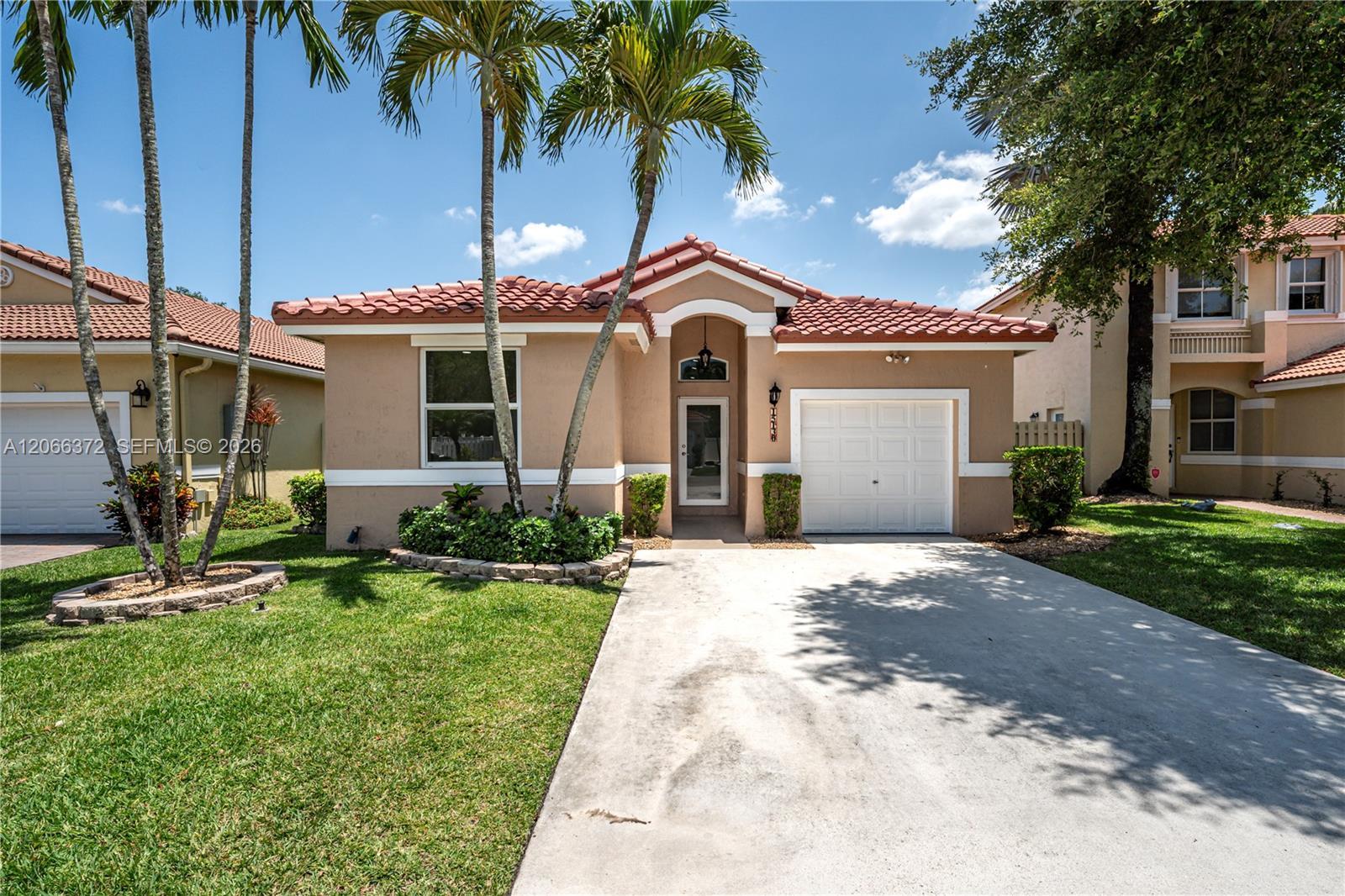 Listing photo 1 for 15130 SW 49th CT Unit#15130, Davie, FL, 33331