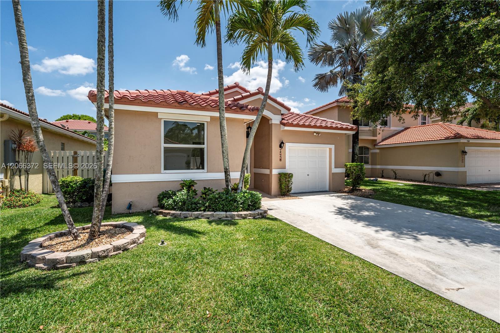 Listing photo 2 for 15130 SW 49th CT Unit#15130, Davie, FL, 33331
