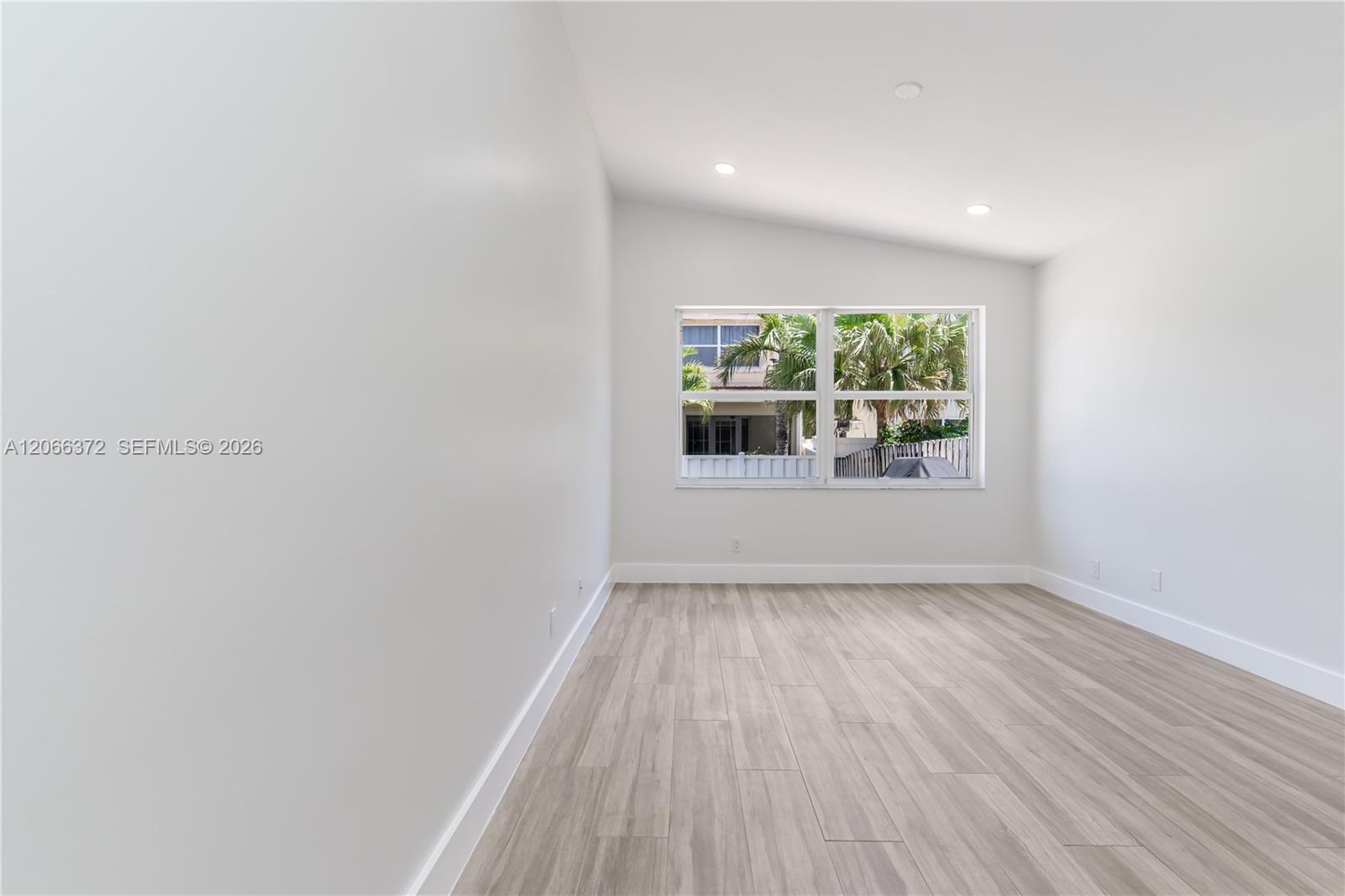 Listing photo 12 for 15130 SW 49th CT Unit#15130, Davie, FL, 33331