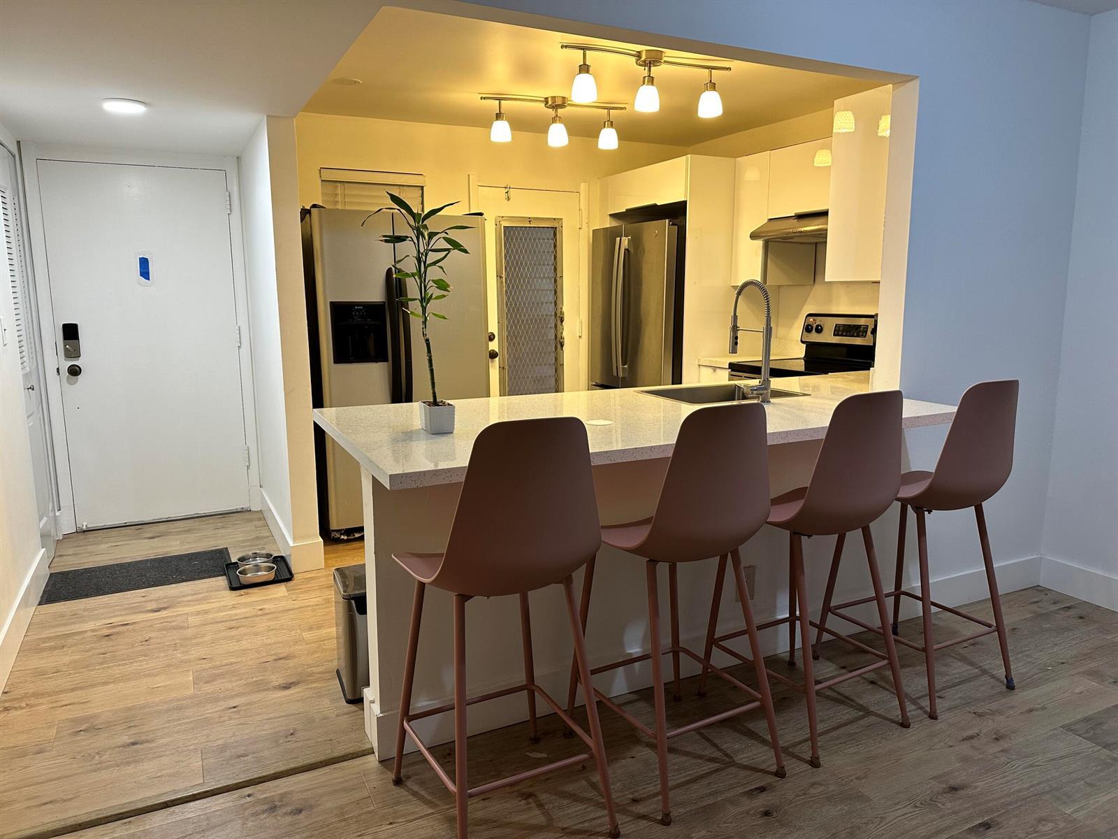 Listing photo 1 for 410 NW 68TH Avenue Unit#111, Plantation, FL, 33317