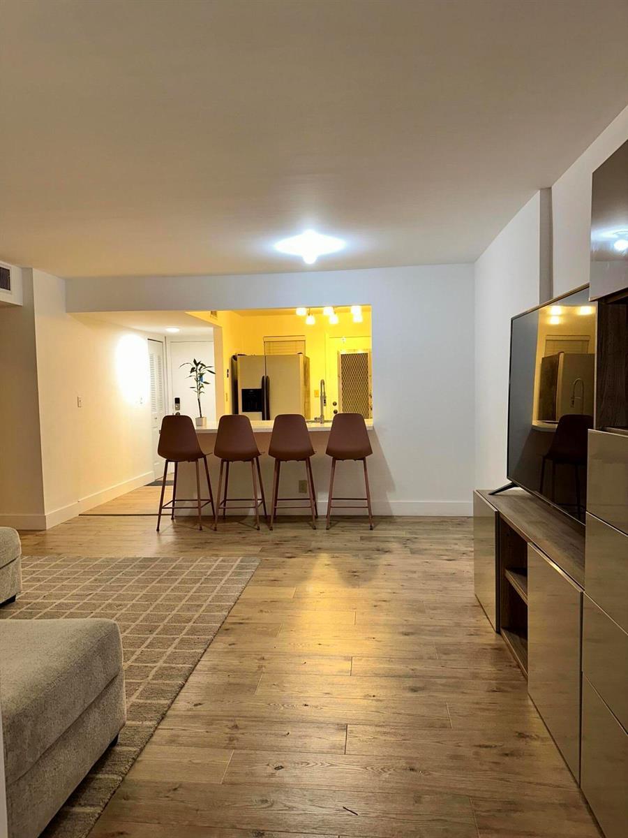 Listing photo 6 for 410 NW 68TH Avenue Unit#111, Plantation, FL, 33317