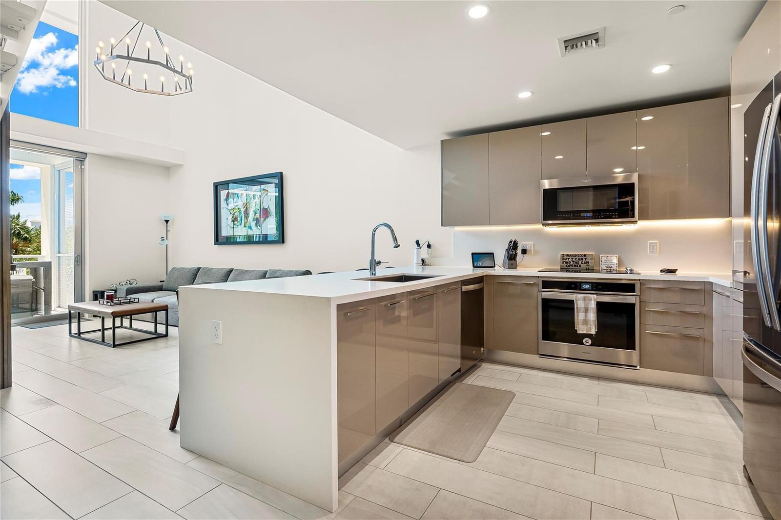 Listing photo 2 for 2000 METROPICA Way Unit#216, Sunrise, FL, 33323