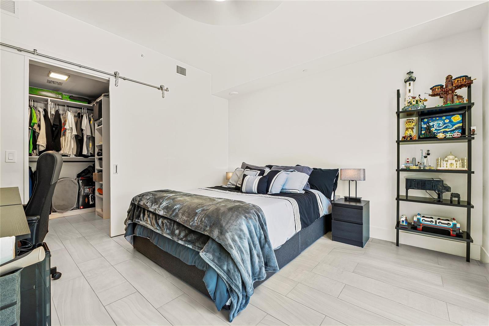 Listing photo 12 for 2000 METROPICA Way Unit#216, Sunrise, FL, 33323