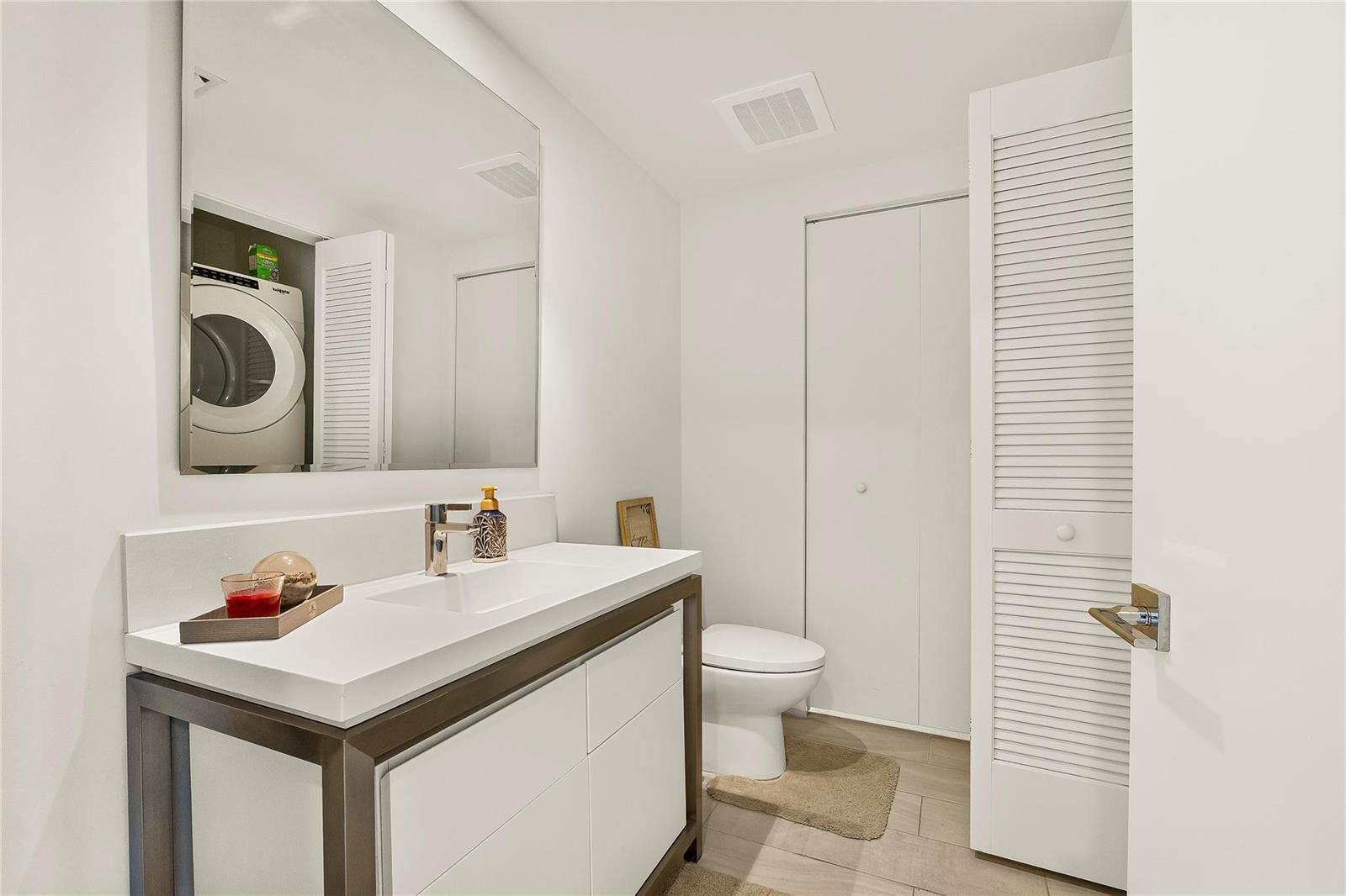 Listing photo 4 for 2000 METROPICA Way Unit#216, Sunrise, FL, 33323