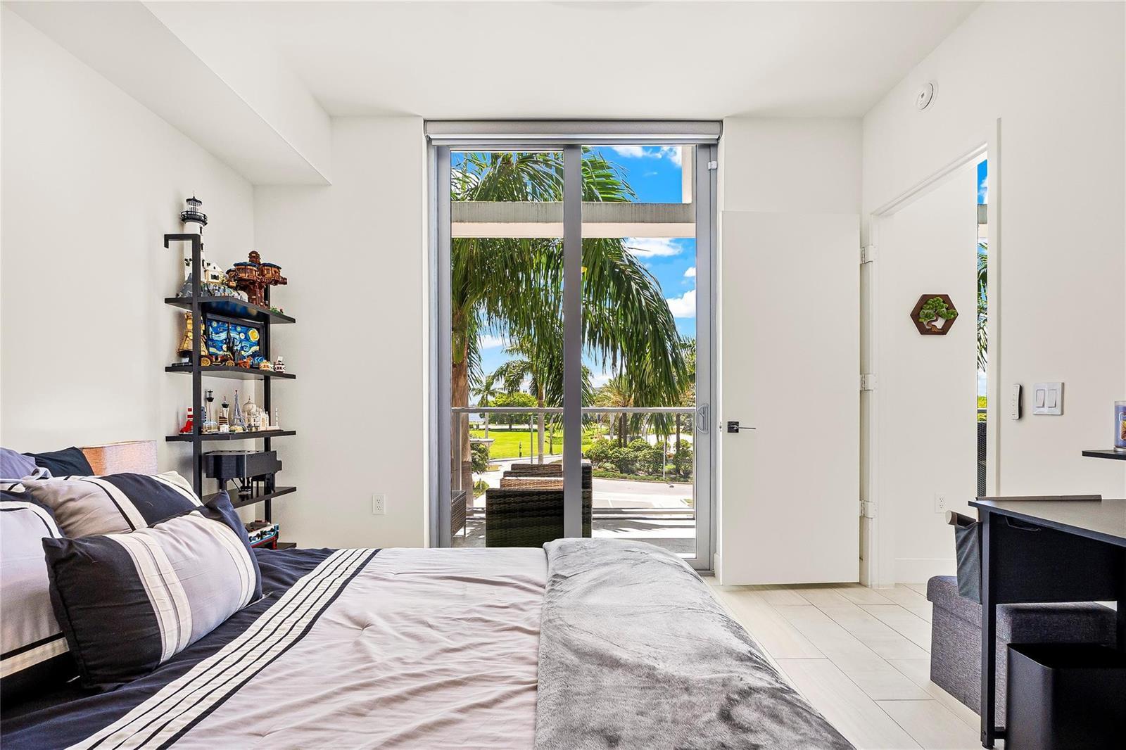 Listing photo 10 for 2000 METROPICA Way Unit#216, Sunrise, FL, 33323