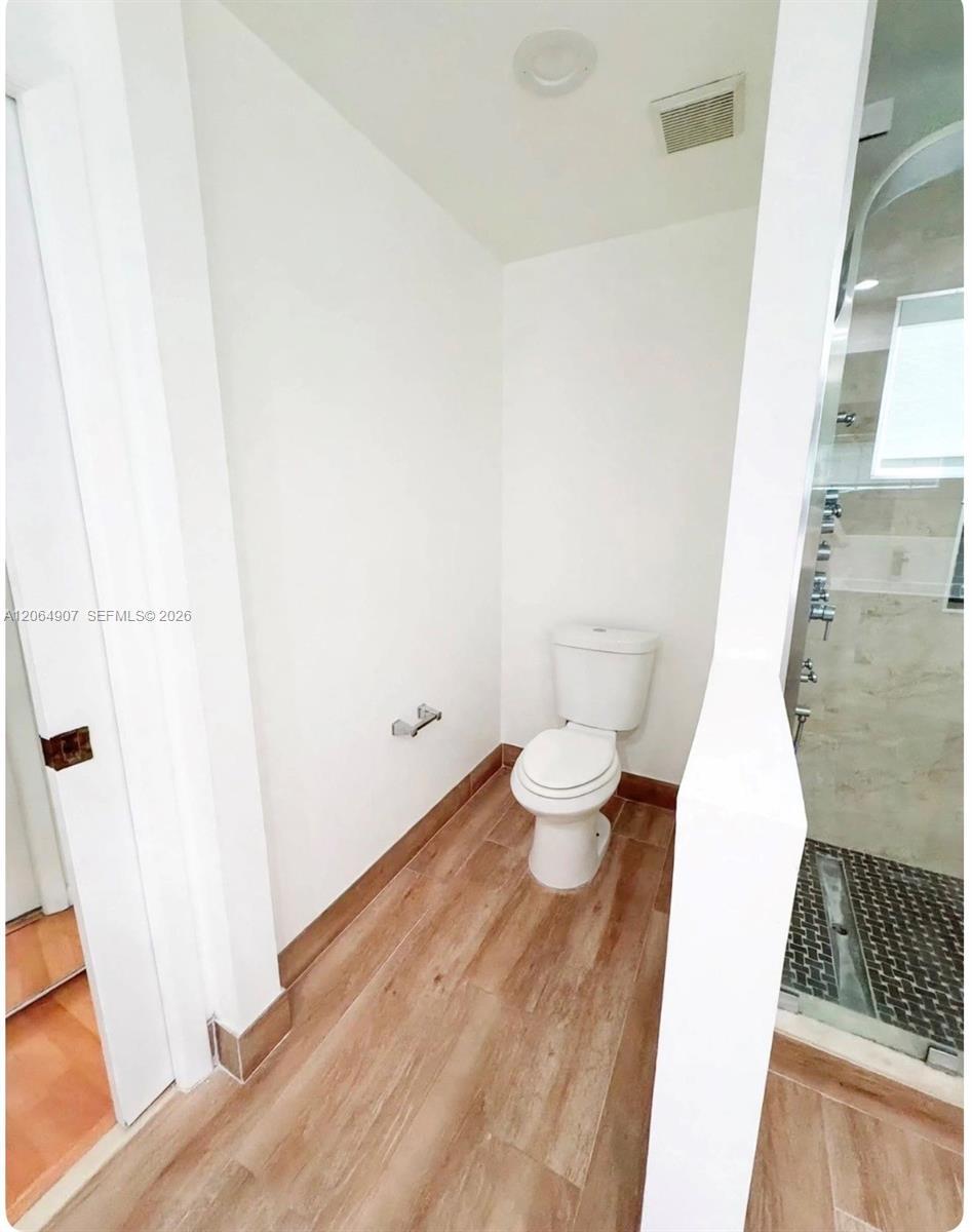 Listing photo 13 for 1064 Cedar Falls Dr Unit#n/a, Weston, FL, 33327