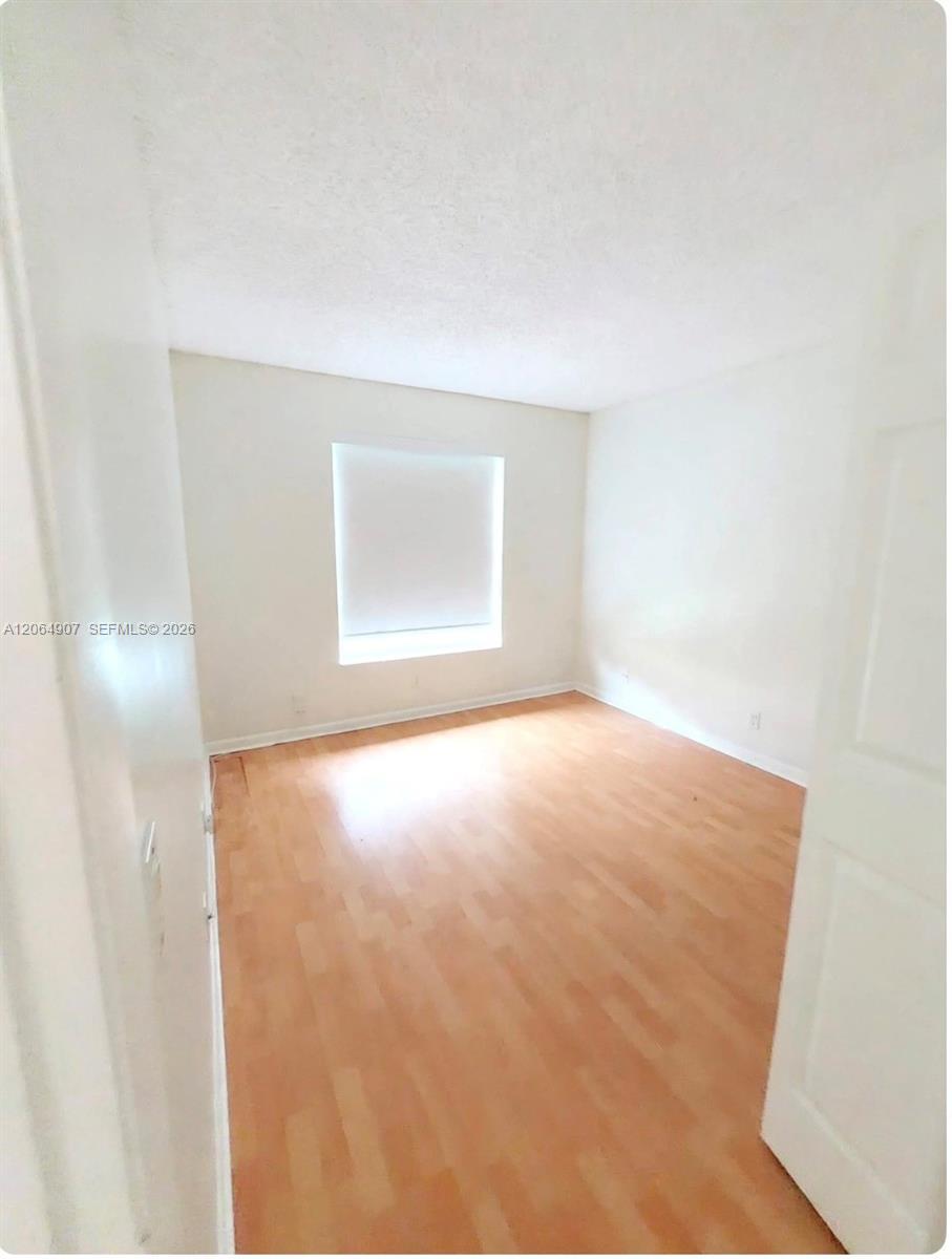 Listing photo 14 for 1064 Cedar Falls Dr Unit#n/a, Weston, FL, 33327