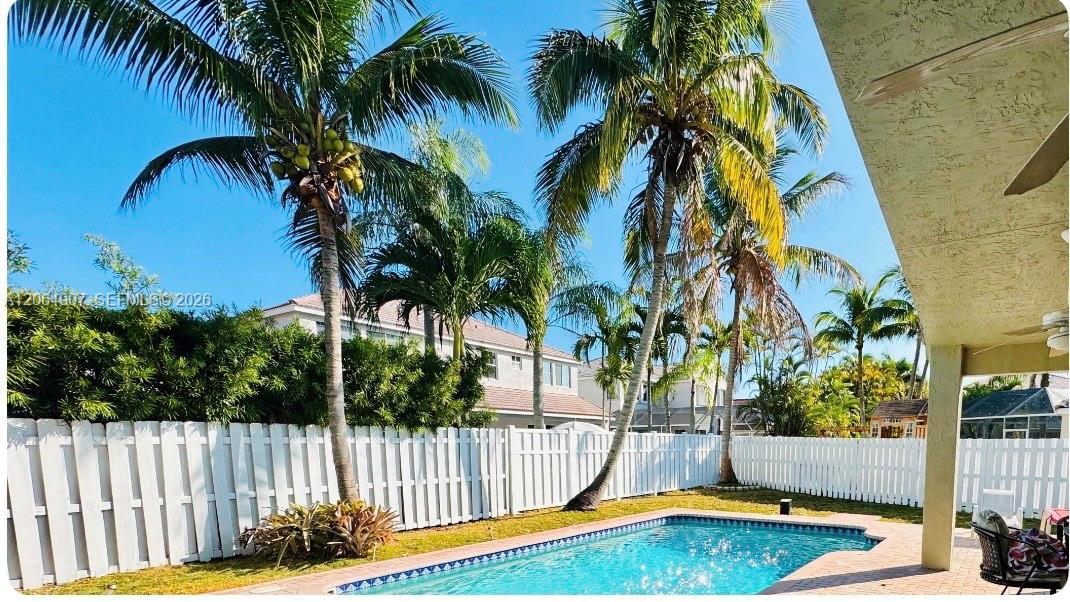 Listing photo 7 for 1064 Cedar Falls Dr Unit#n/a, Weston, FL, 33327