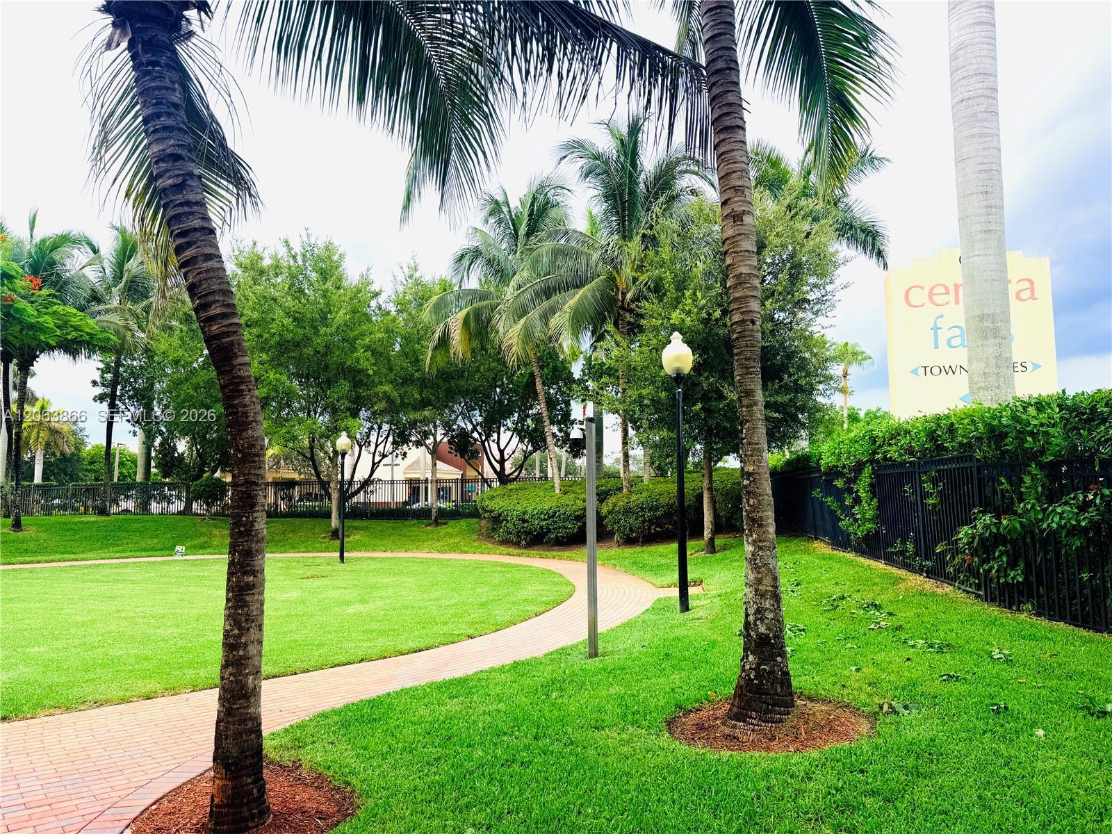 Listing photo 4 for 12403 NW 18th Ct Unit#12403, Pembroke Pines, FL, 33028