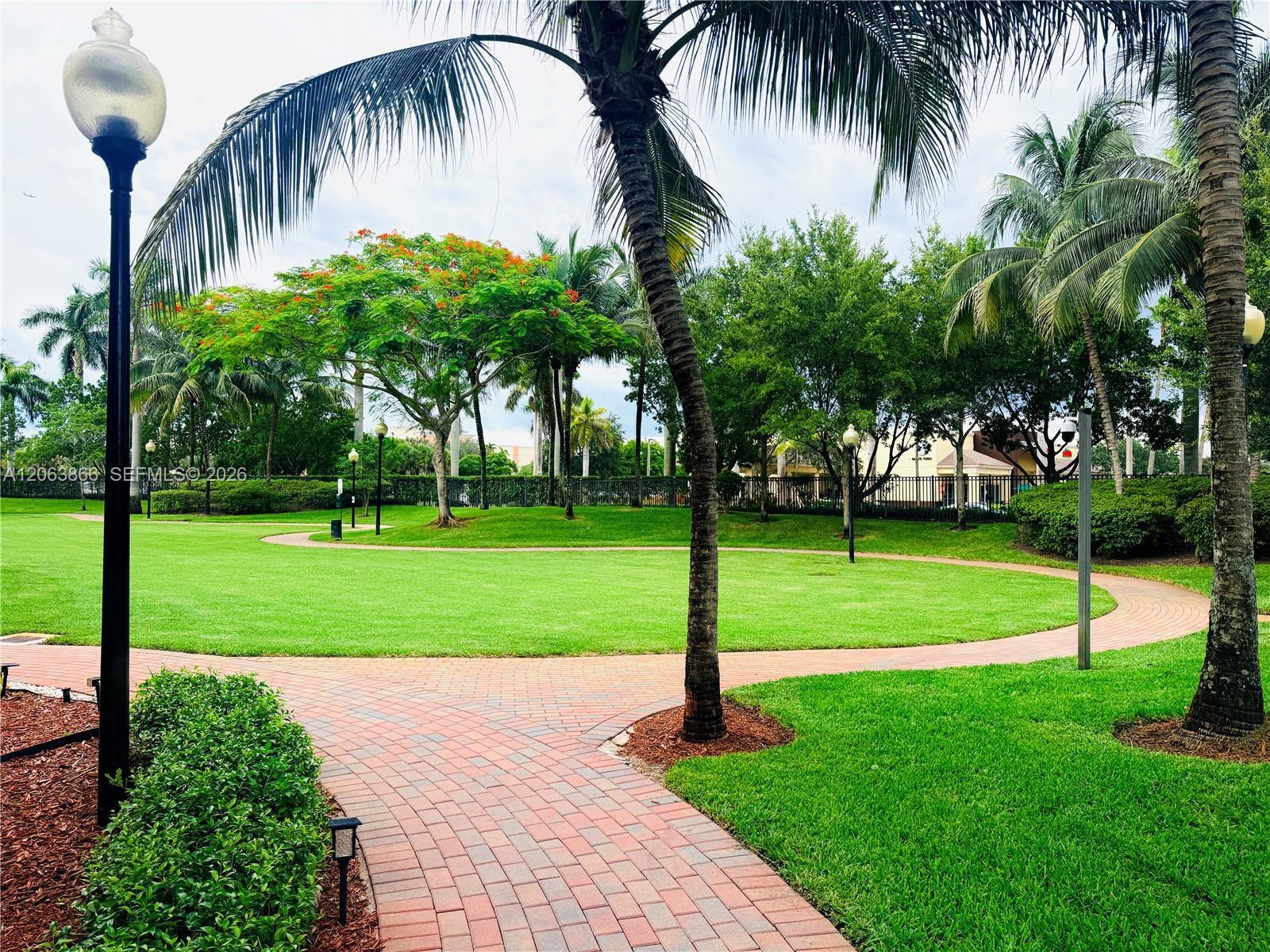 Listing photo 5 for 12403 NW 18th Ct Unit#12403, Pembroke Pines, FL, 33028