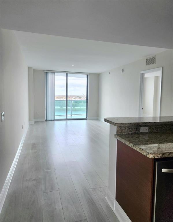 Listing photo 2 for 2681 N FLAMINGO Road Unit#1104 S, Sunrise, FL, 33323