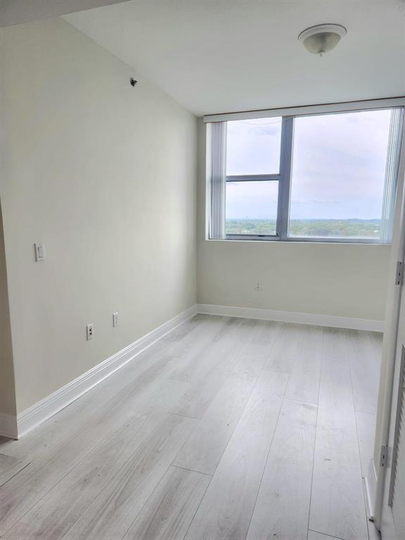 Listing photo 11 for 2681 N FLAMINGO Road Unit#1104 S, Sunrise, FL, 33323
