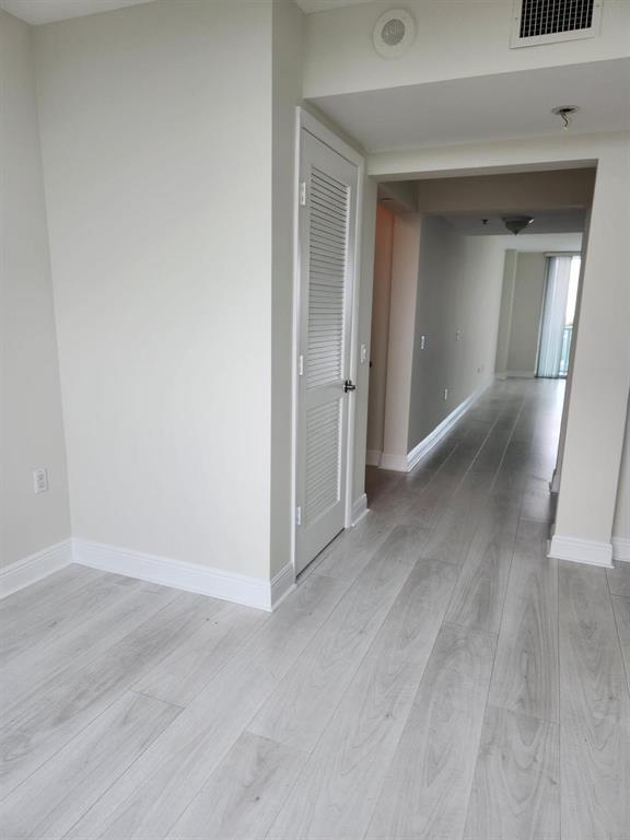 Listing photo 12 for 2681 N FLAMINGO Road Unit#1104 S, Sunrise, FL, 33323