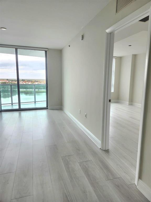 Listing photo 3 for 2681 N FLAMINGO Road Unit#1104 S, Sunrise, FL, 33323