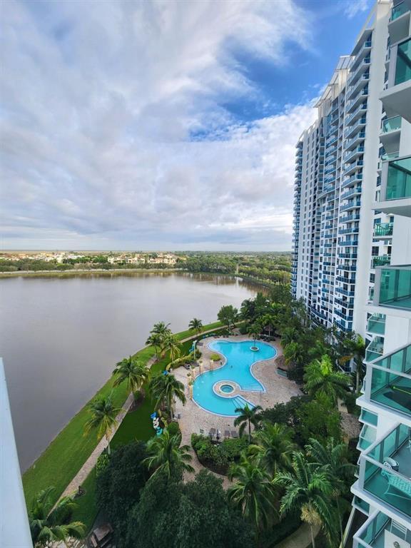 Listing photo 6 for 2681 N FLAMINGO Road Unit#1104 S, Sunrise, FL, 33323