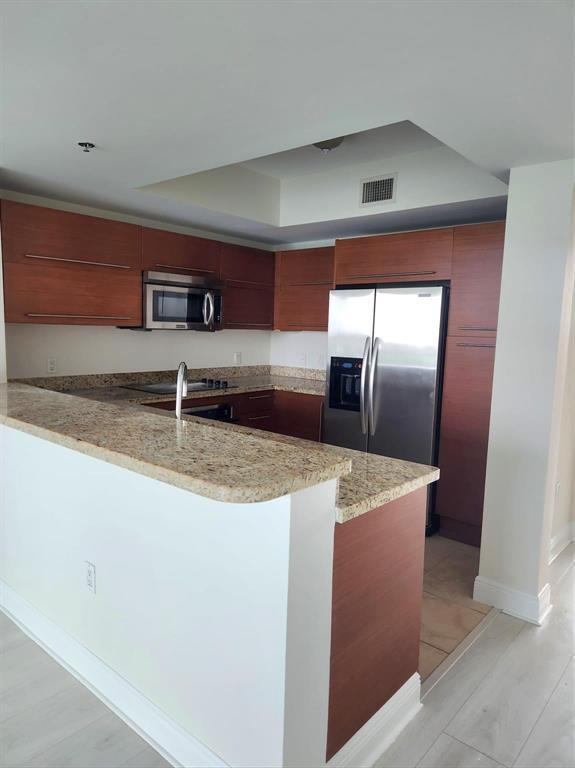 Listing photo 10 for 2681 N FLAMINGO Road Unit#1104 S, Sunrise, FL, 33323