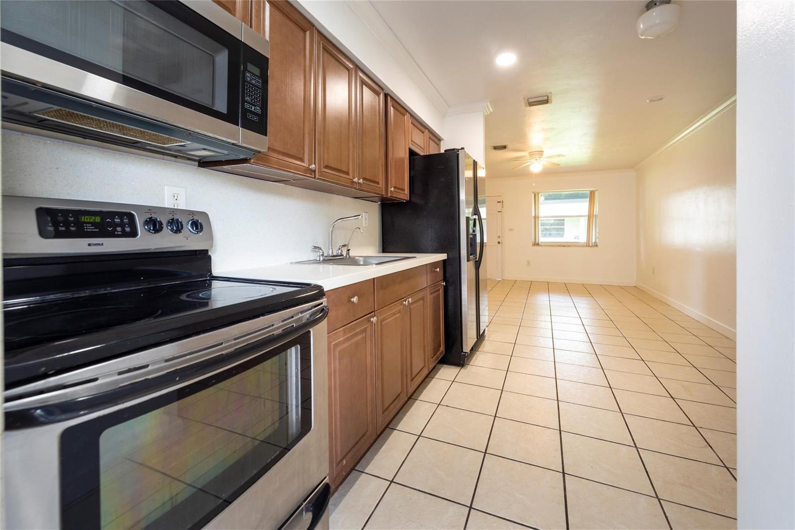 Listing photo 1 for 6170 SW 43RD Street Unit#1-2, Davie, FL, 33314