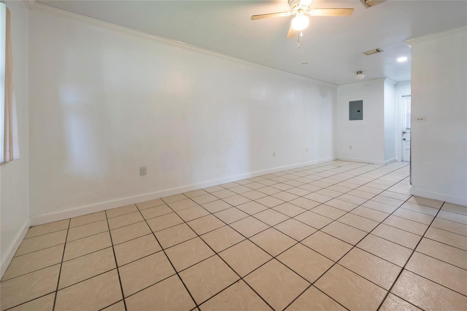 Listing photo 13 for 6170 SW 43RD Street Unit#1-2, Davie, FL, 33314