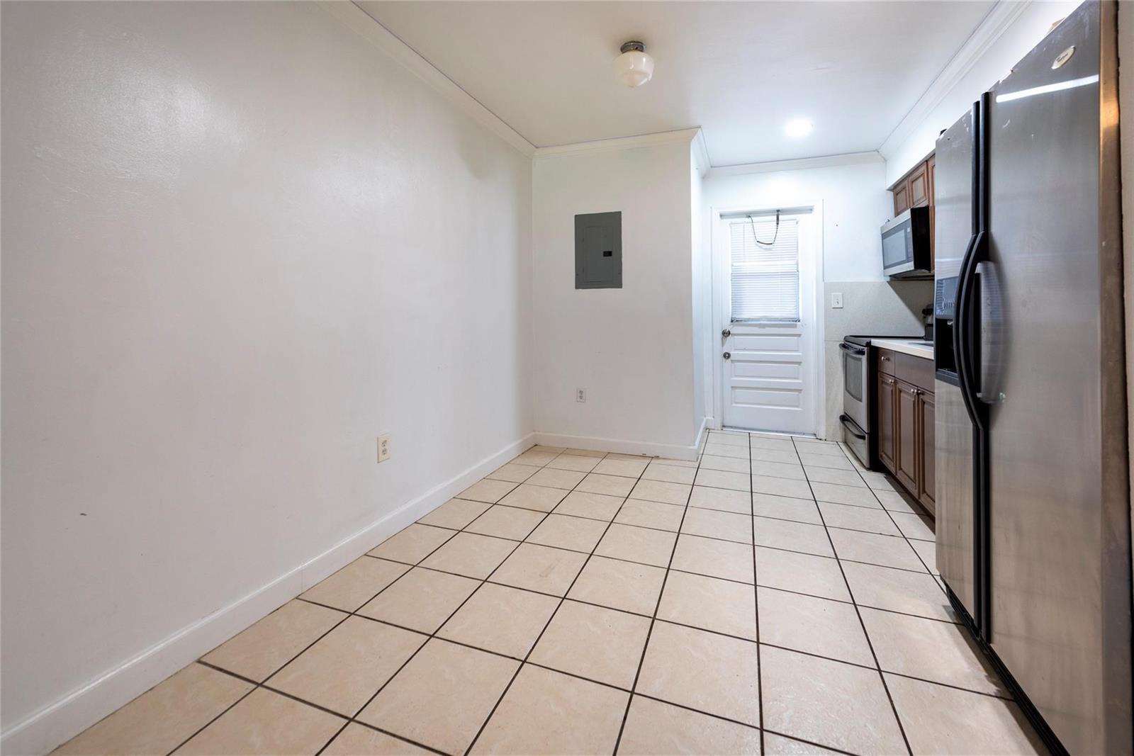 Listing photo 3 for 6170 SW 43RD Street Unit#1-2, Davie, FL, 33314