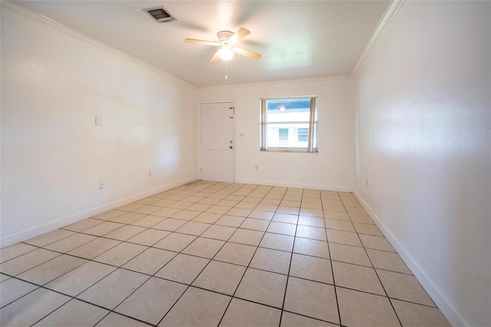 Listing photo 5 for 6170 SW 43RD Street Unit#1-2, Davie, FL, 33314