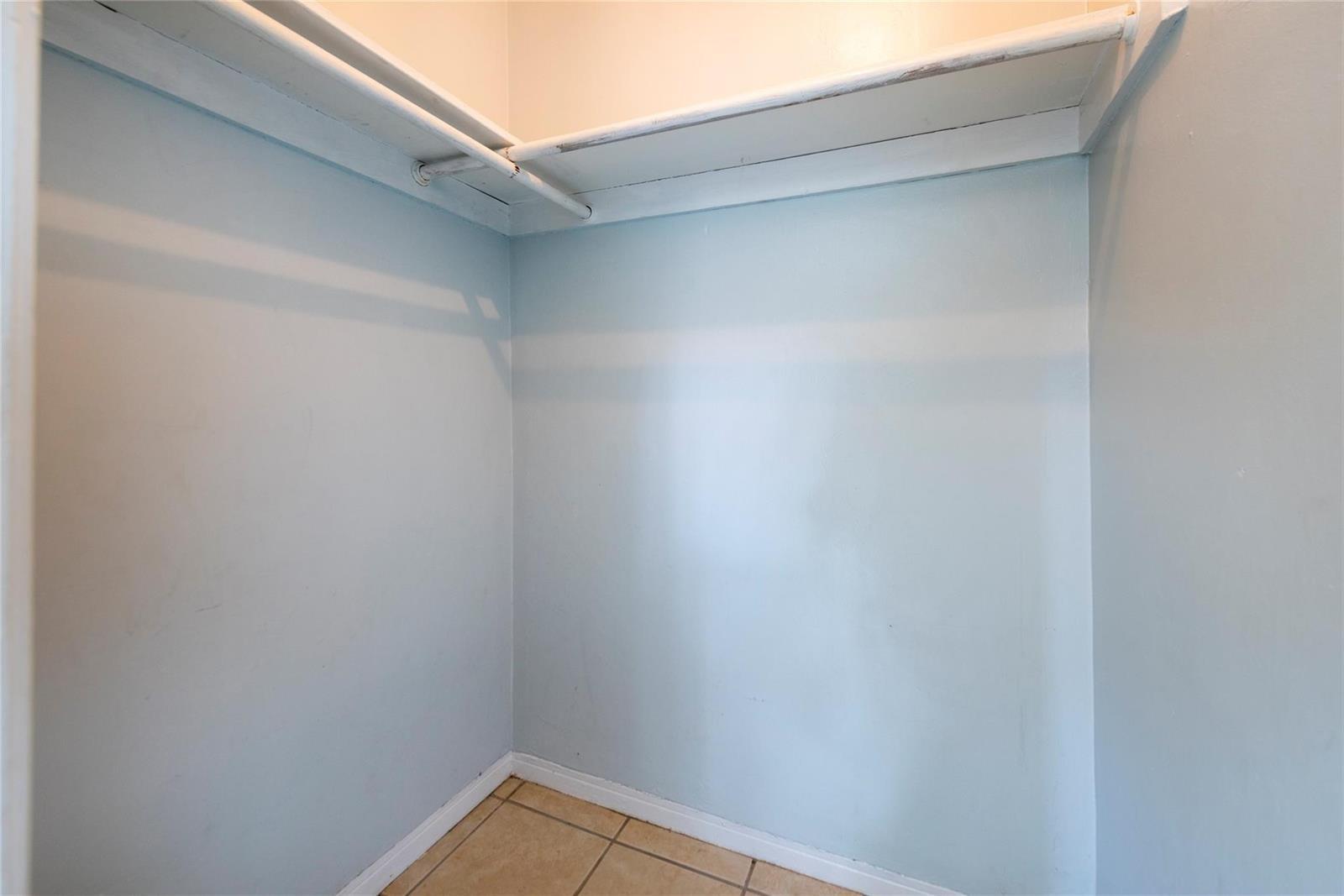 Listing photo 7 for 6170 SW 43RD Street Unit#1-2, Davie, FL, 33314