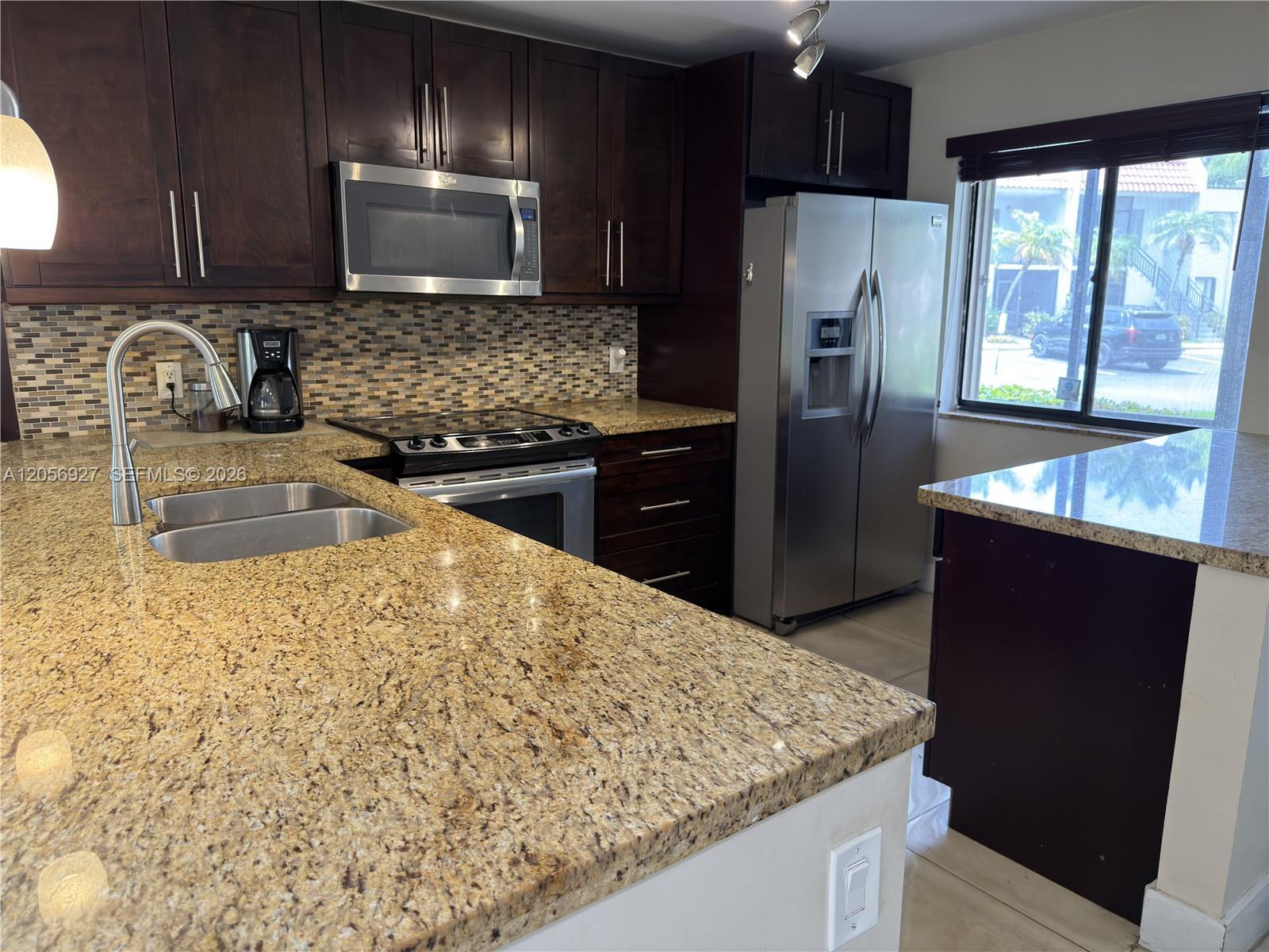 Listing photo 6 for 320 Racquet Club Rd Unit#104, Weston, FL, 33326