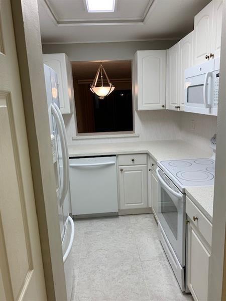Listing photo 2 for 1021 MOCKINGBIRD Lane Unit#217, Plantation, FL, 33324